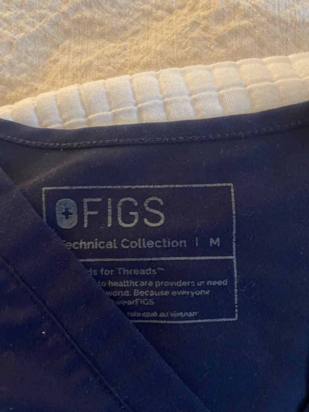 Figs Navy Scrubs Size Medium - Picture 5 of 5